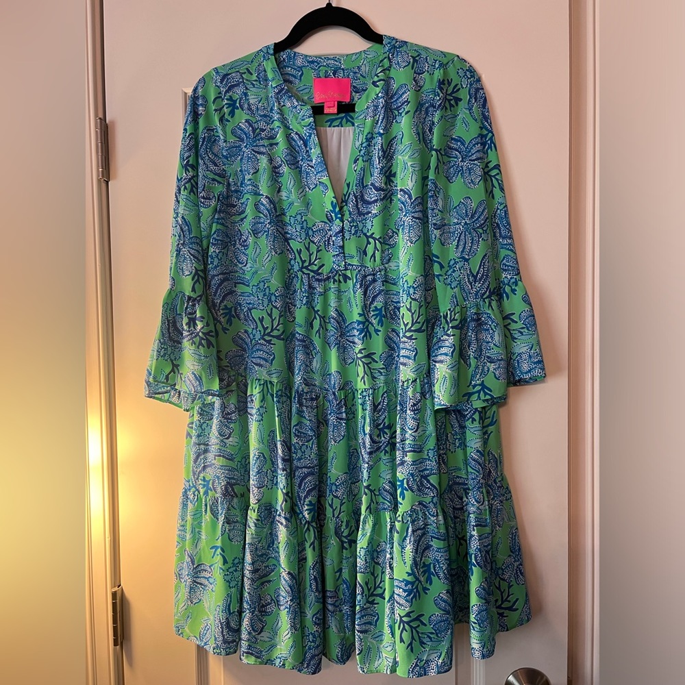 Lilly Pulitzer 3/4 sleeve floral print dress. Like New, Size 4